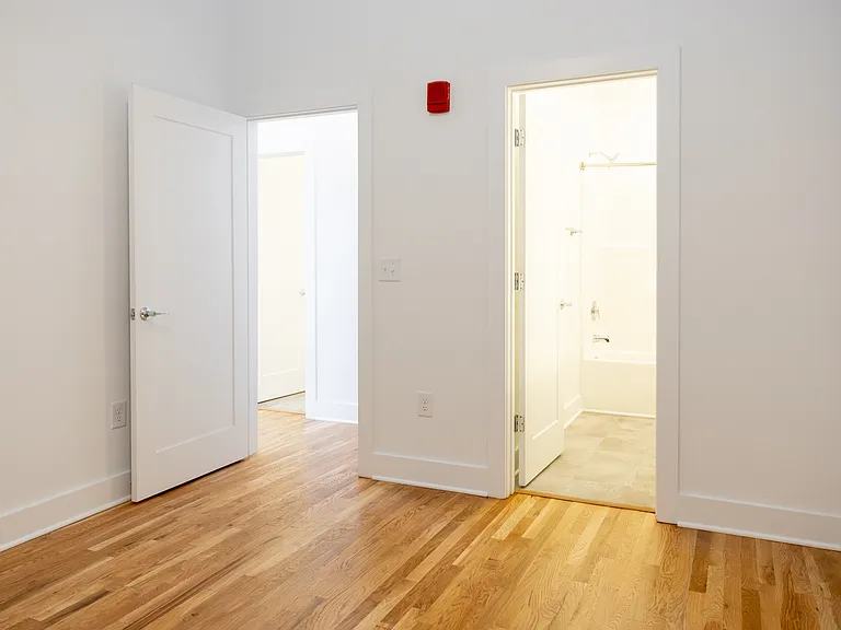 Overton Lofts — Photo 38