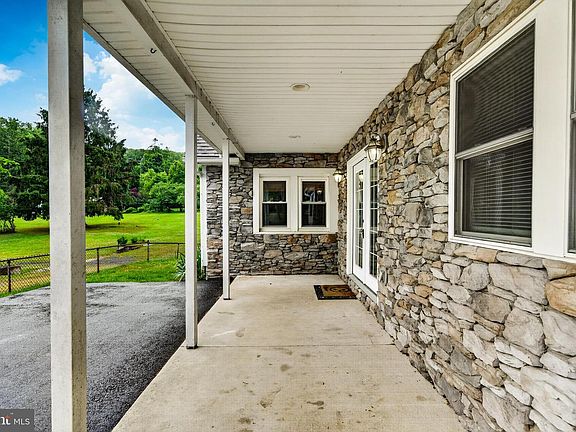 5th image of 540 Church Rd