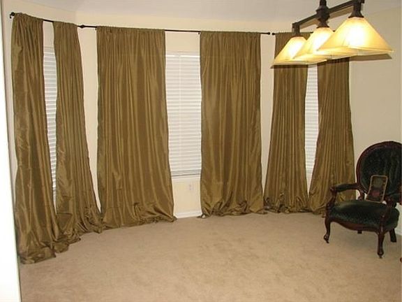 3rd image of 2623 Yellowwood Ct