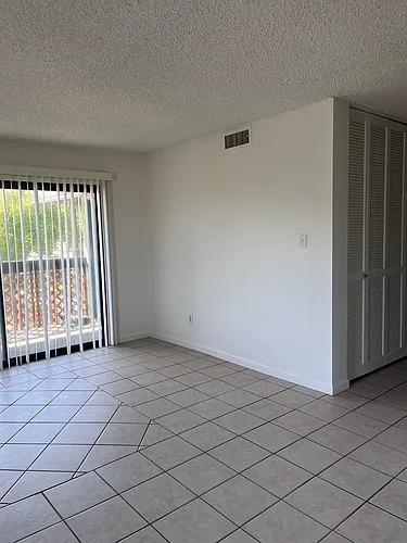1425 Tully Rd #7 Photo 1