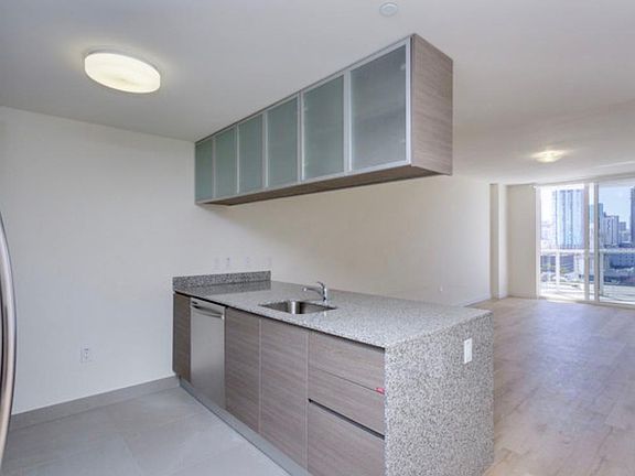 5th image of 1410 NE Miami Pl #1716