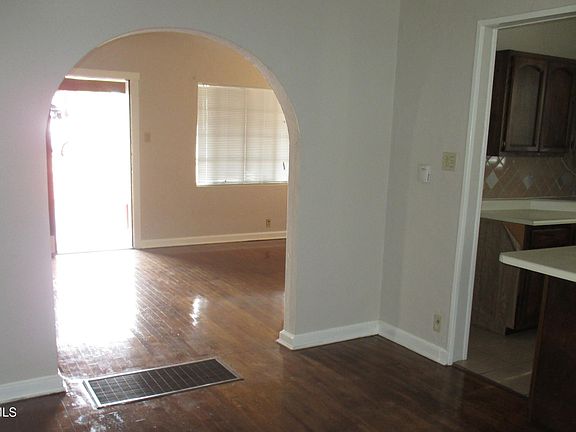 3rd image of 4522 Bliss Ave