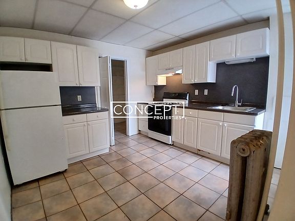 2nd image of 435-437 Cambridge St #5