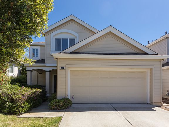 2nd image of 104 Waterview Dr