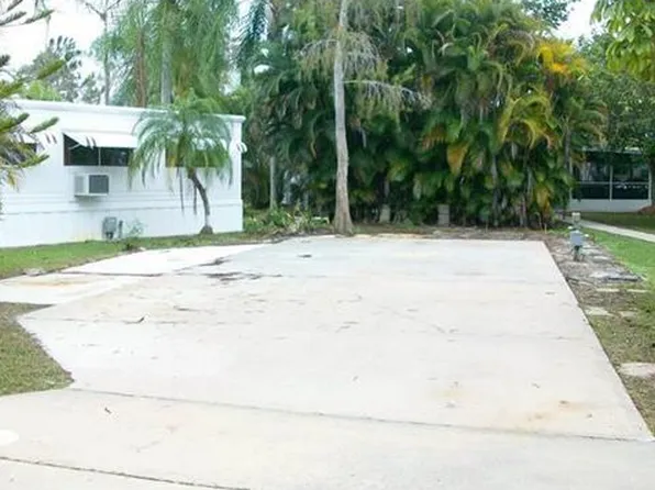 10836 White Wood Stork Cir, Estero, FL 33928