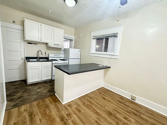 4th image of 1942 NW Pettygrove St APT 7