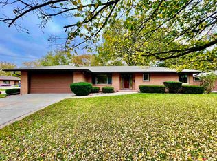 1278 N 6th St, Seward, NE 68434