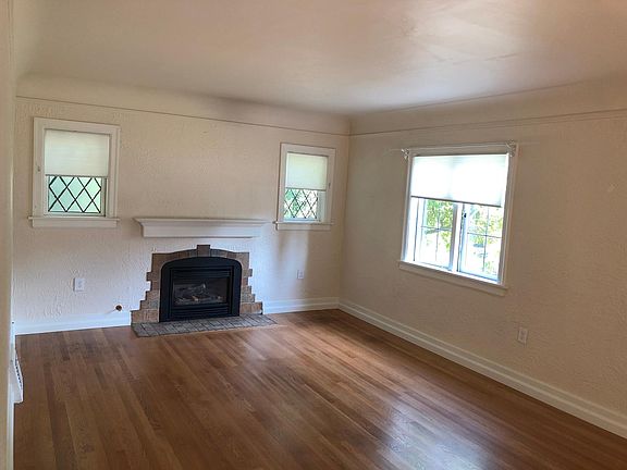 Living room with gas fireplace