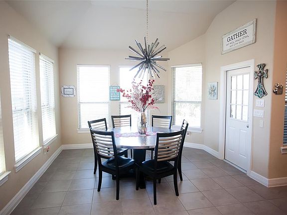 5th image of 4847 Palomar Ln