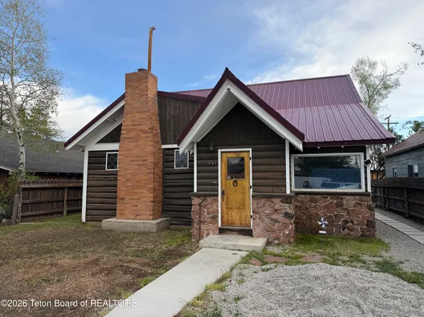 231 W Magnolia St, Pinedale, WY 82941