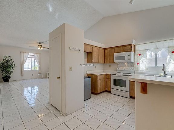 3rd image of 2500 Soldier Creek Ct