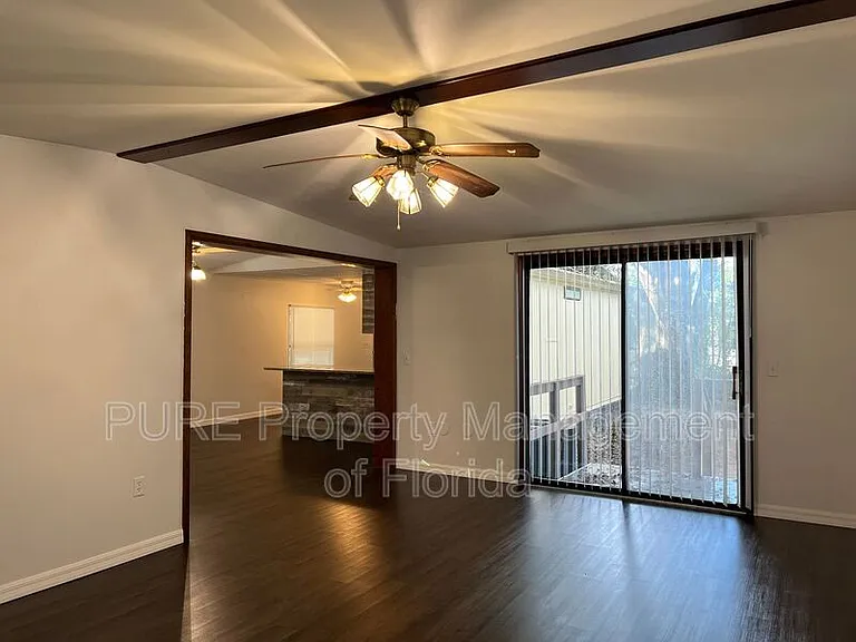 600 NE 63rd Ct — Photo 11