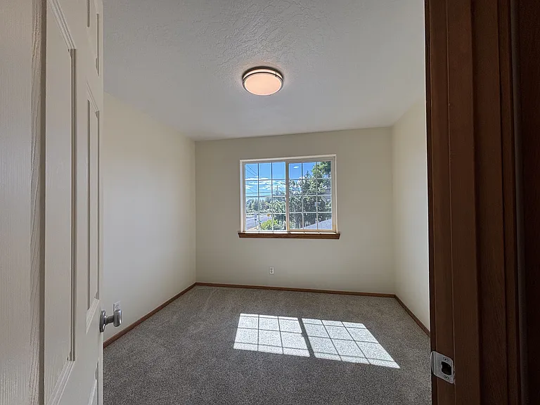 610 Maple St #MAIN — Photo 29