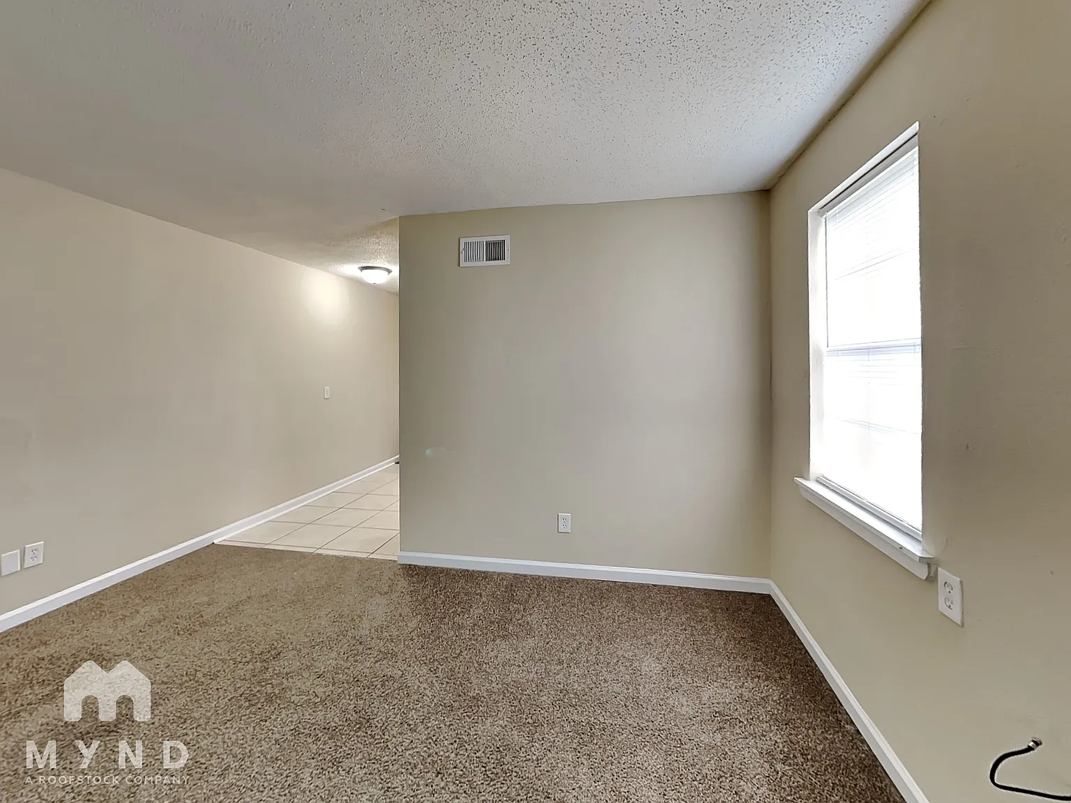 2 bed, 1.0 bath, 796 sqft, $815 — Photo 4
