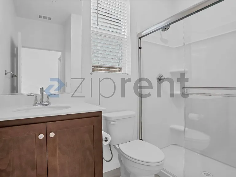 121 Dogwood Ct — Photo 8