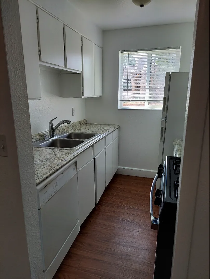 2707 S Adams Street — Photo 2