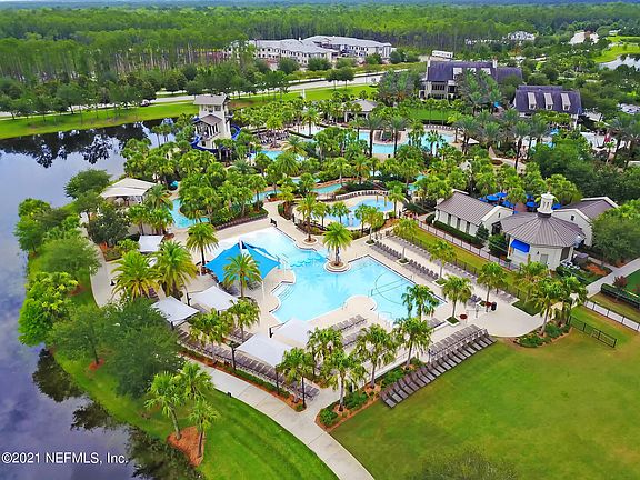 4th image of 250 Park Lake Dr