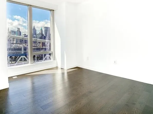252 South St, New York, NY