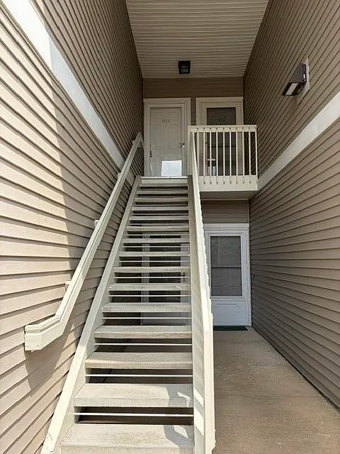 2 bed, 2.0 bath, 1409 sqft, $2,075 — Photo 2