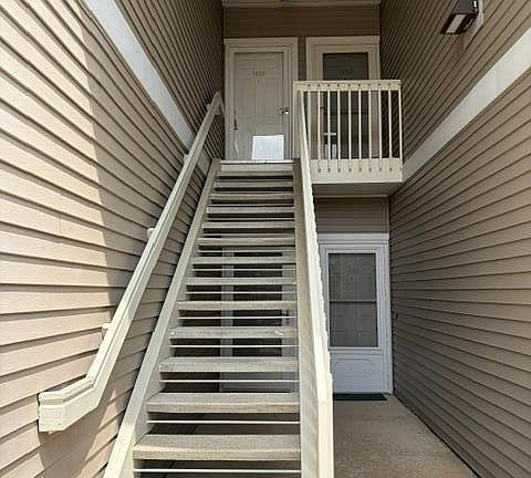 2nd image of 1452 Fox Pointe Cir