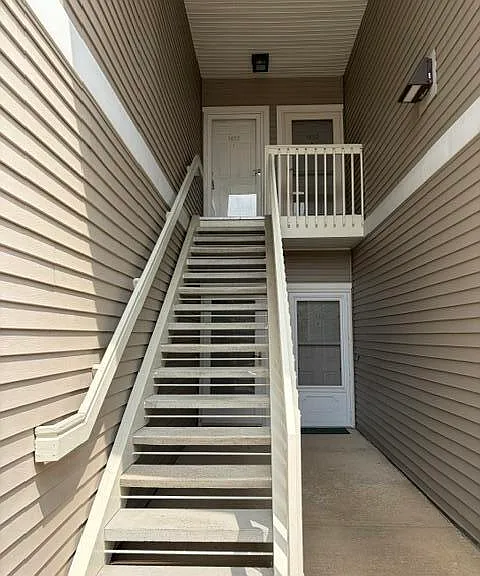 1452 Fox Pointe Cir — Photo 2