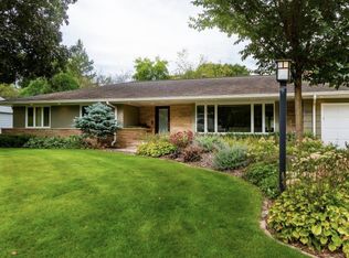 5508 Glengarry Pkwy, Edina, MN 55436