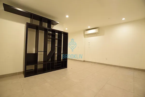 Rented by null | media 35