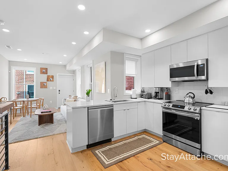 418 D St SE #A — Photo 6