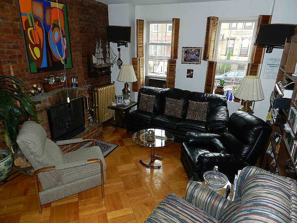 1st image of 627 48th St Unit 1