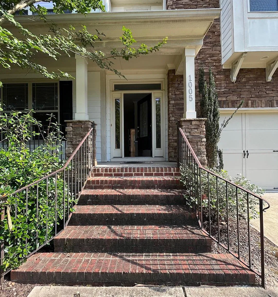 5 bed, 3.0 bath, 3524 sqft, $3,250 — Photo 2