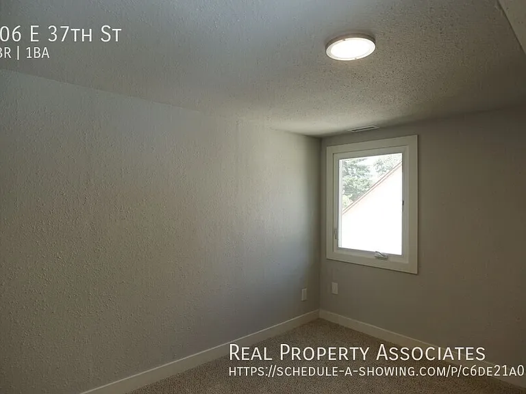 106 E 37th St — Photo 15