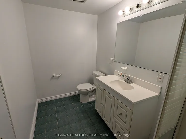 180 Church St S — Photo 17