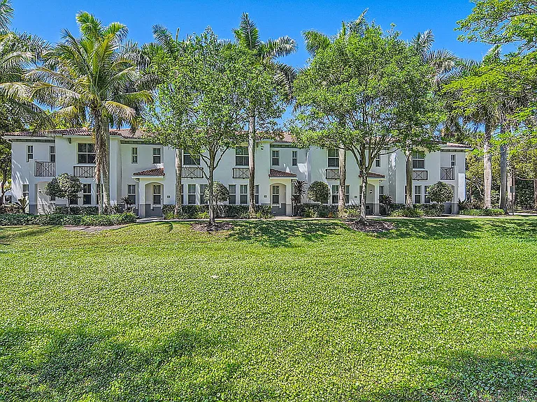Lush, Wide-Open Exteriors