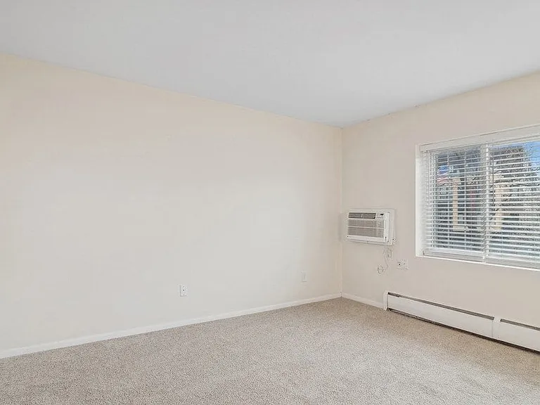 Cove at Linden Hills — Photo 16