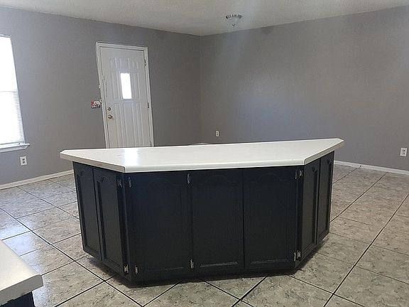5th image of 6176 Trowbridge Dr
