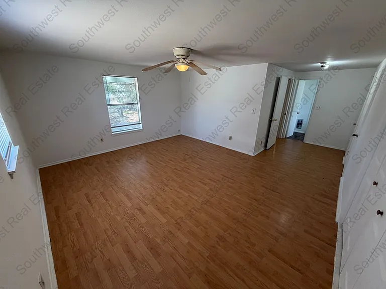612 N 9th St — Photo 5