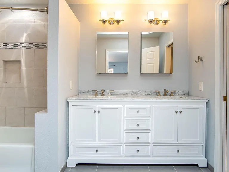 Main bathroom. Brand new vanity with dual sinks