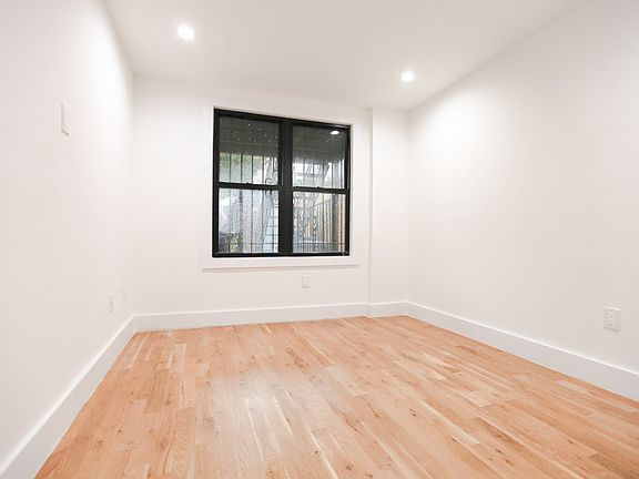 2nd image of 127 Essex St #2