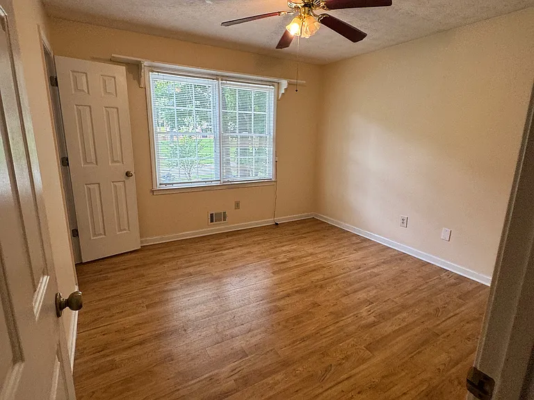 3186 Bruckner Blvd — Photo 12
