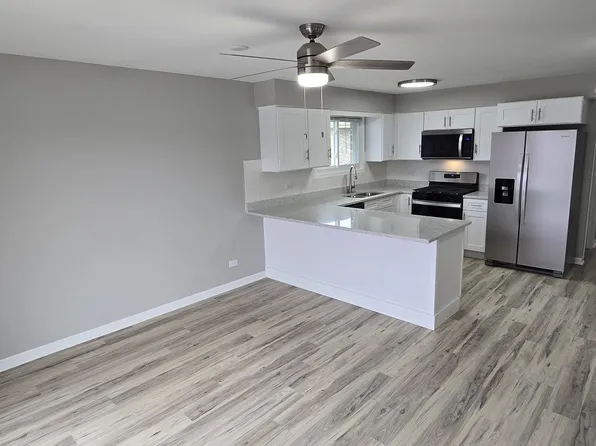 4321 Lawndale Ave APT 2, Lyons, IL 60534