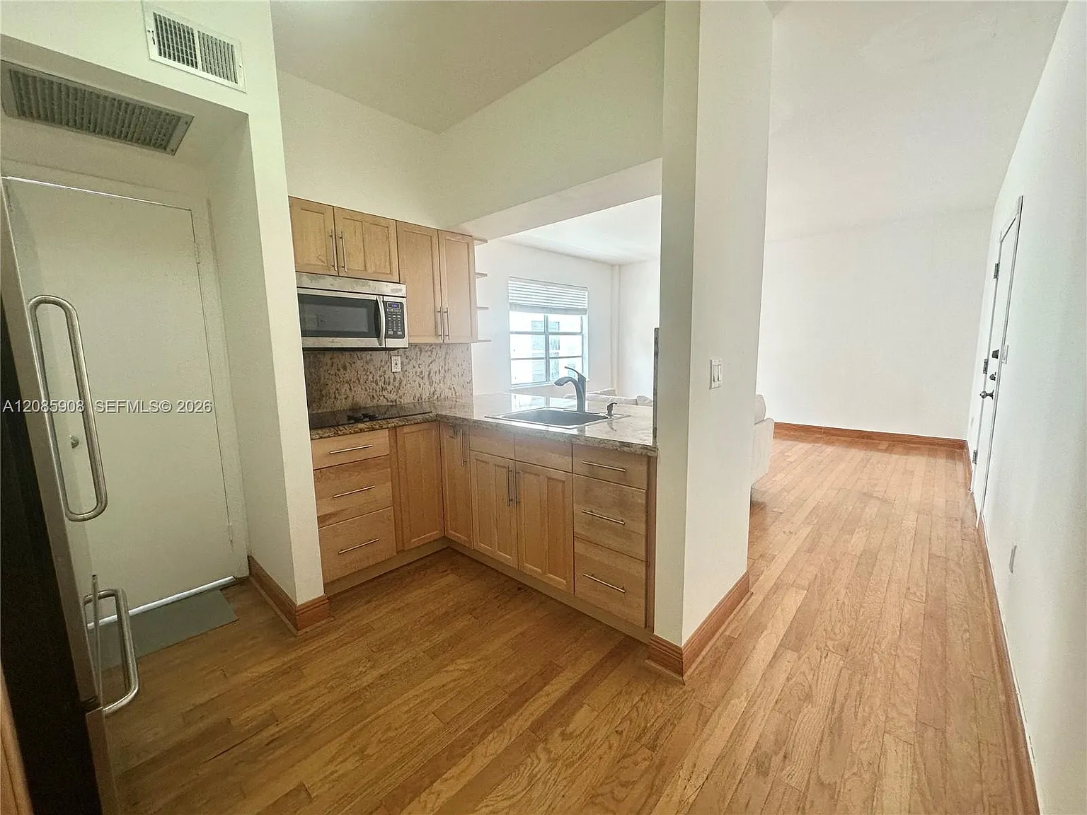 1200 Euclid Ave — Photo 4