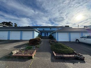 637 SW 9th St, Newport, OR 97365