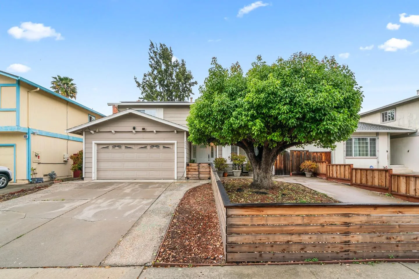 2456 Kenoga Dr photo 1