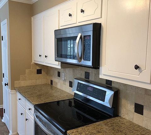 4th image of 725 Low Meadow Dr