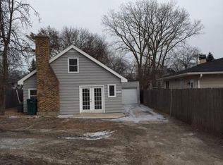 517 N Waukegan Rd, Lake Bluff, IL 60044