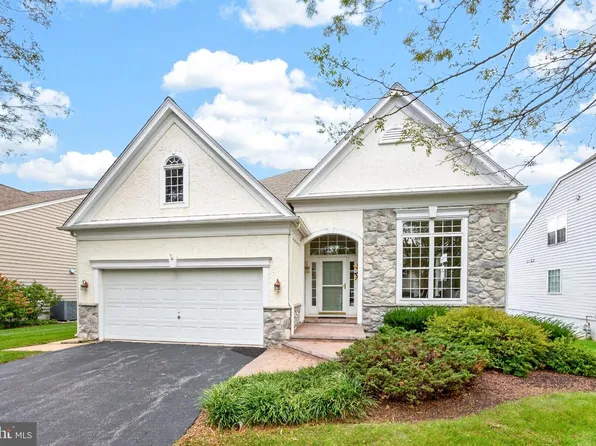 438 Larkspur Dr, Kennett Square, PA 19348