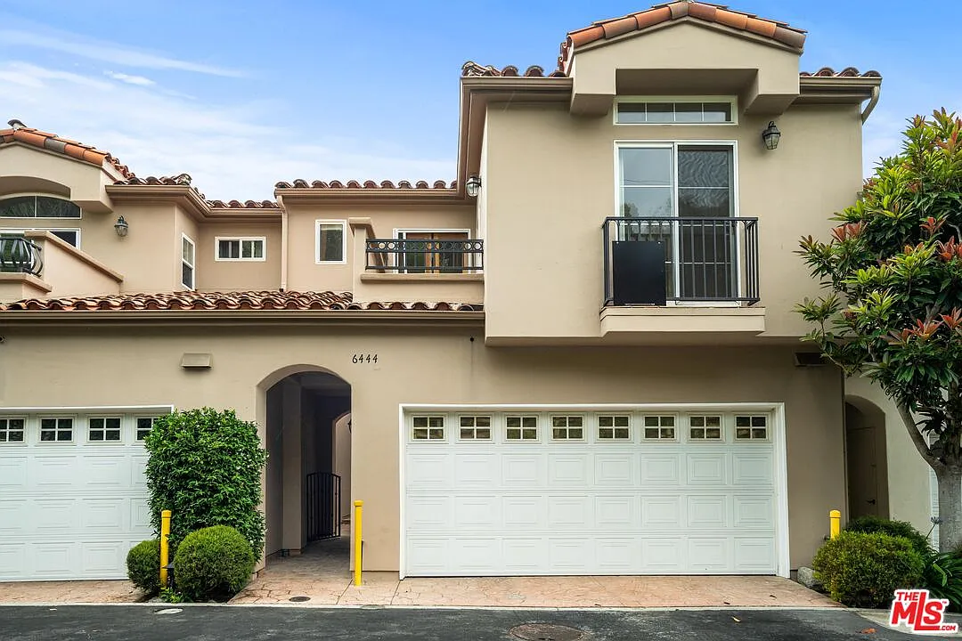 3 bed, 3.0 bath, 2064 sqft, $7,000 — Photo 1