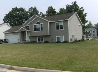 1430 Trevor Ct NE, Grand Rapids, MI 49525