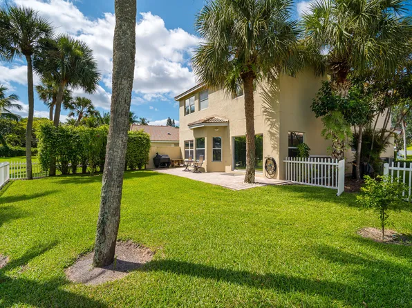 8122 Palm Gate Drive, Boynton Beach, FL 33436