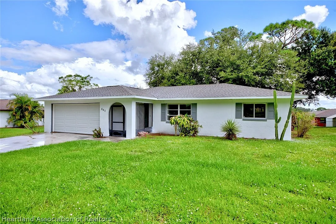 3 bed, 2.0 bath, 1072 sqft, $1,750 — Photo 3
